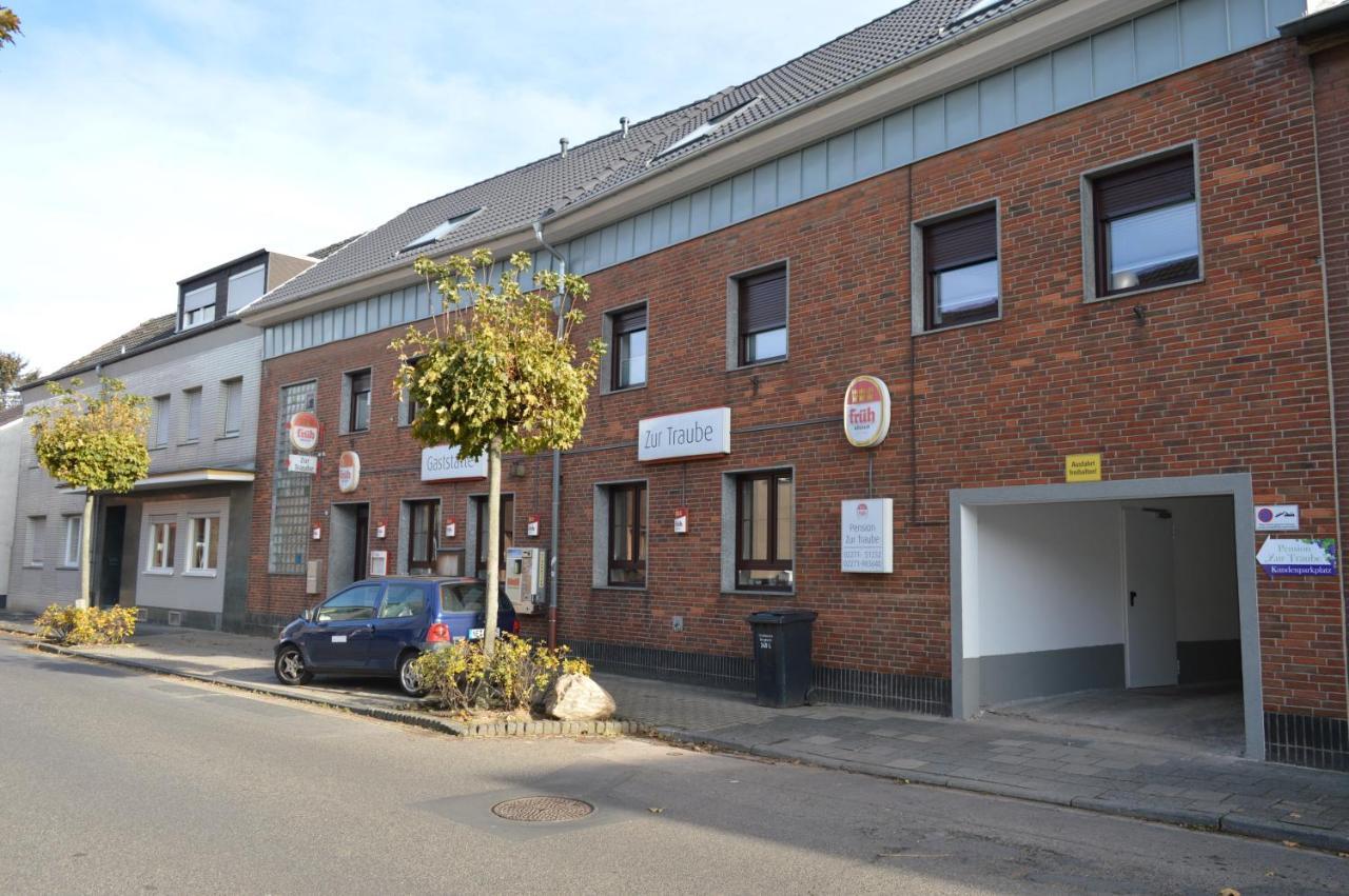 Pension Zur Traube Bergheim  Exterior photo