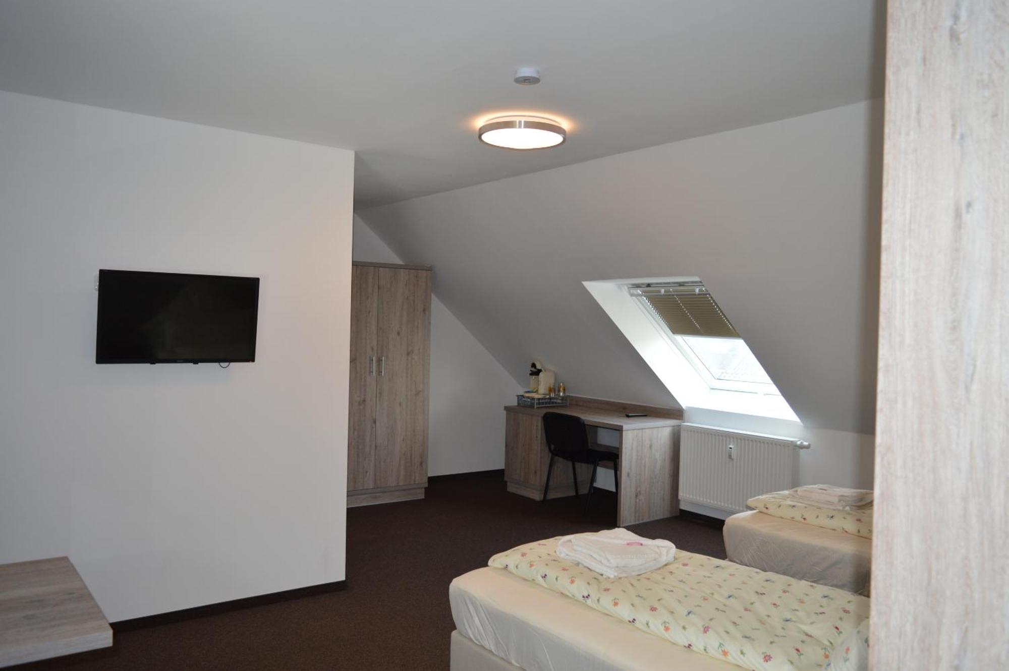 Pension Zur Traube Bergheim  Room photo